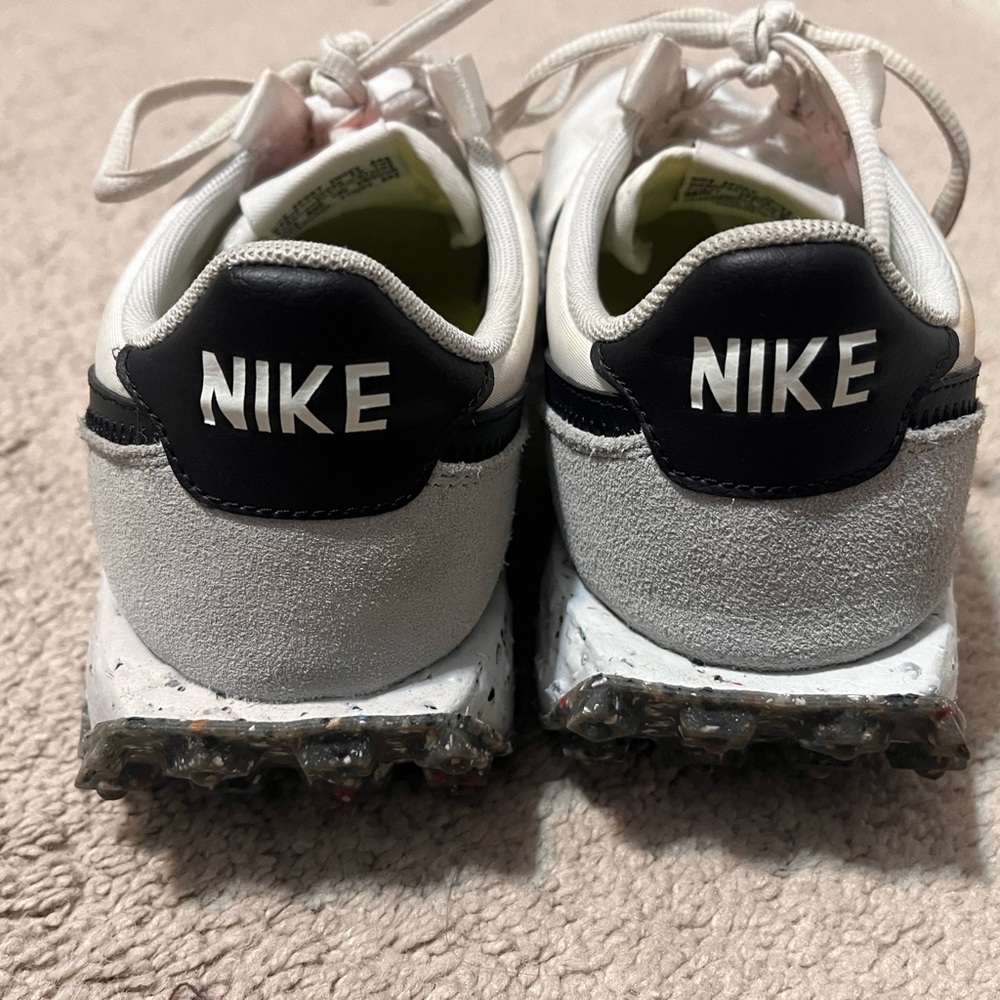 Shoes - Picture 4 of 4